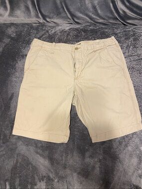 Express Men's Flat Front Shorts in Khaki